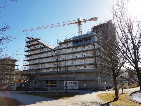 Keramikfassade Kirchenzentrum Poing Fassade aus dreidimensionalen Formfliesen in Poing aus Steinzeug gegossen